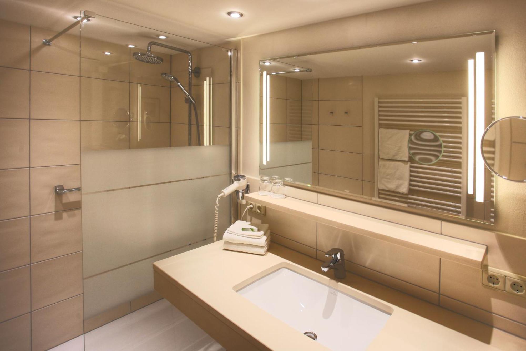 Hotel Brauereigasthof Landwehr-Braeu 라이첼쇼펜 객실 사진