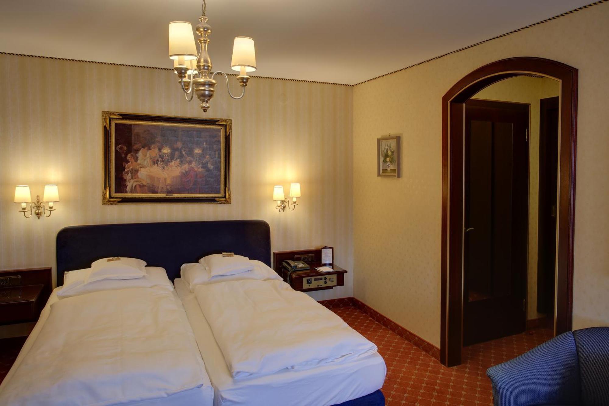 Hotel Brauereigasthof Landwehr-Braeu 라이첼쇼펜 객실 사진