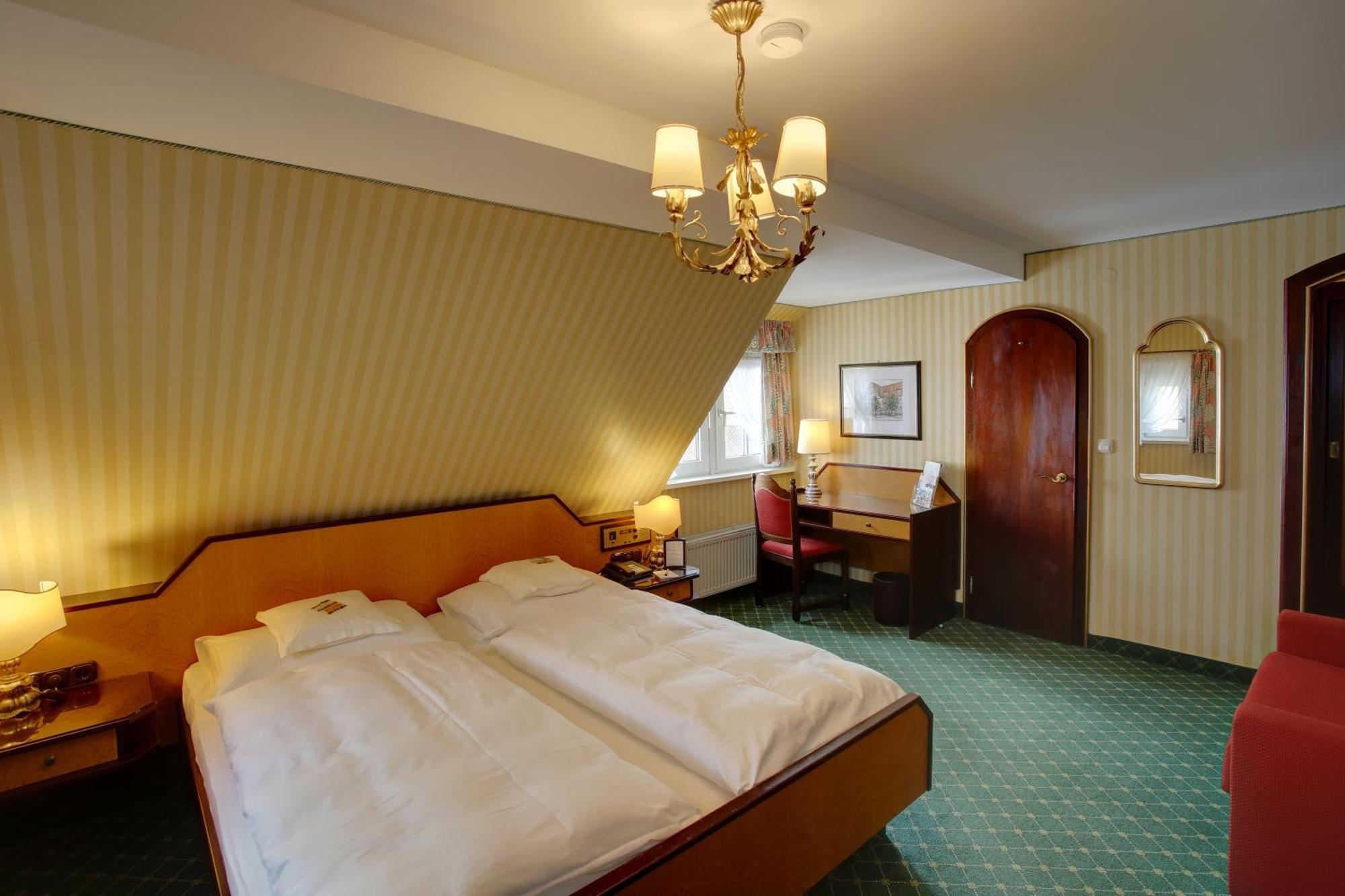 Hotel Brauereigasthof Landwehr-Braeu 라이첼쇼펜 객실 사진