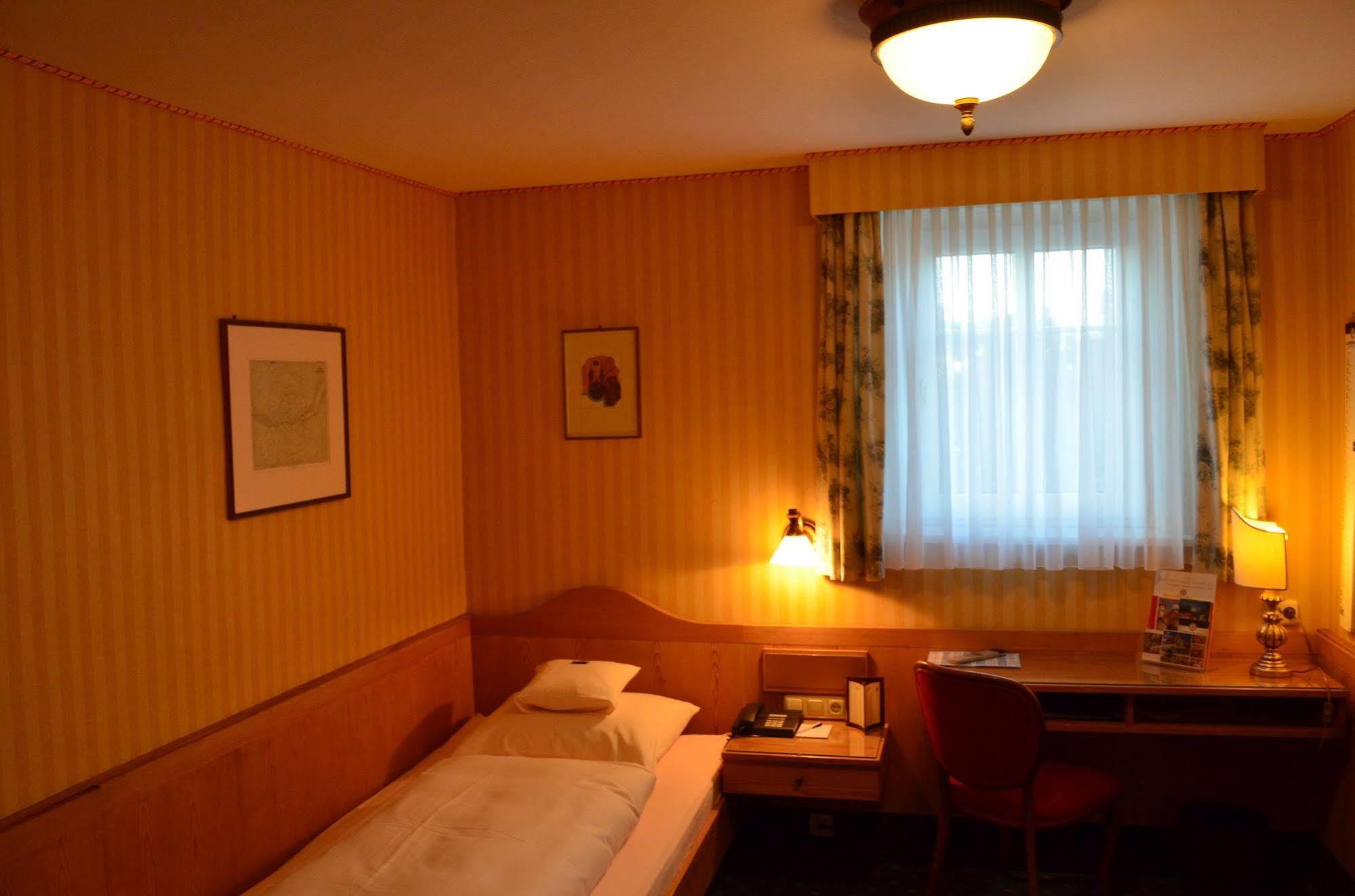 Hotel Brauereigasthof Landwehr-Braeu 라이첼쇼펜 외부 사진